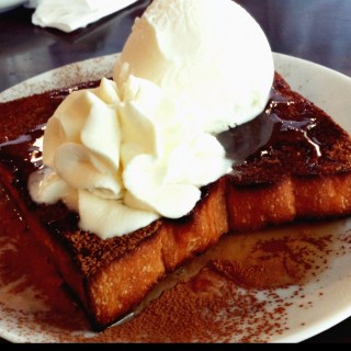 Caramel Thick Toast with Apple Cinnamon top with ice cream - Subang Jaya's Haikara Style Café & Bakery (Subang Jaya)|Klang Valley