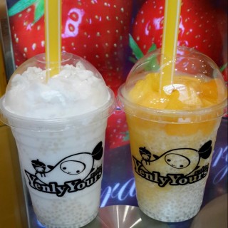 Coconut mania and coconut with sago, Mango mania and mango with sago - 位于ปทุมวัน的Yenly Yours (เยนลี่ ยัวส์) (ปทุมวัน) | 曼谷