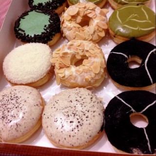 Oreology, alcapone, avicado, white dessert, tiramissu, green tease - Kebon Agung's J.Co Donuts & Coffee (Kebon Agung)|Semarang