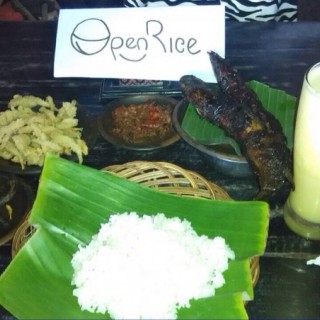 Lele Bakar, Jamur Goreng, Belut Goreng, Sambal Teri, Jus Nanas - dari Waroeng Spesial Sambal (Yogyakarta Tengah) di Yogyakarta Tengah |Yogyakarta