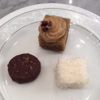 Banana rum calce with peanut butter cream - 位于ลุมพินี的Chikalicious Dessert Bar (ลุมพินี) | 曼谷
