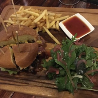 Seasons cheese burger - 位於Somerset的Seasons Bistro (Somerset) | 新加坡