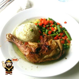 Baked Chicken leg w/ dill sauce + mashed potato and vegetables - dari IKEA Restaurant (Serpong) di Serpong |Jakarta