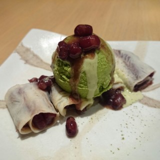 Matcha Crepes with Adzuki Red Bean - ในSeputeh จากร้านHokkaido Ichiba (Seputeh)|Klang Valley