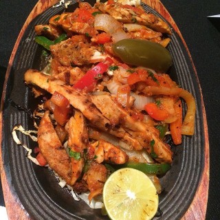 Chicken Quesadillas - 位於Bugis的J's Restaurant (Bugis) | 新加坡
