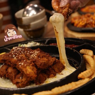 Pork Rib Galbi with Cheese - Pathum Wan's Dak Galbi (ทัคคาลบี้) (Pathum Wan)|Bangkok