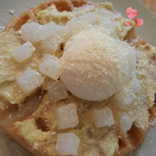 durian paste waffle with coconut ice cream and nata de coco - Tiong Bahru / 新利合記 (Tiong Bahru)|Singapore