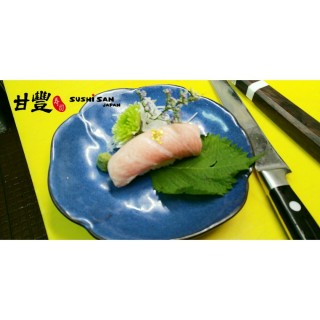 VIP粉絲話要一早嚟食♡(^ε^ )♡
《☆極上品級大拖羅(大 トロ)寿司☆》製作中 - 位於大圍的甘豐寿司 (大圍) | 香港