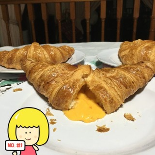 Salted Egg Croissant - 位於Lavender的Antoinette (Lavender) | 新加坡