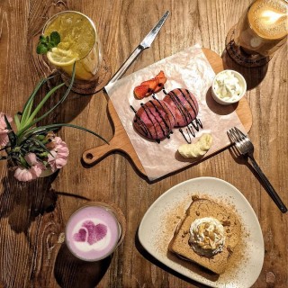 Korean Rice Cake Toast, Sweet Potato Latte, Rose Latte, Korean raspber - Causeway Bay's Flori Flower & Korean Dessert Cafe (Causeway Bay)|Hong Kong