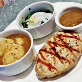 Pork Chop With Mashed Potatoes & Cream Spinach - Serangoon / iSteaks Diner (Serangoon)|Singapore