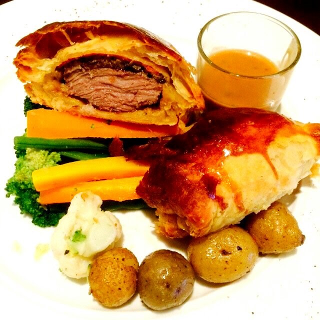 Beef Wellington - Beehive - Restaurant - Ir. Haji Juanda 